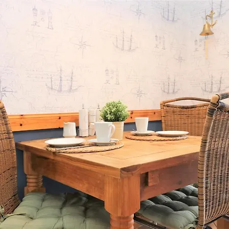 Ferienhaeuser Uns Luett Hus 別荘 オストゼーバート・ディアーハーゲン