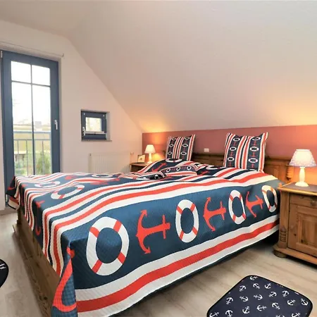 Ferienhaeuser Uns Luett Hus オストゼーバート・ディアーハーゲン