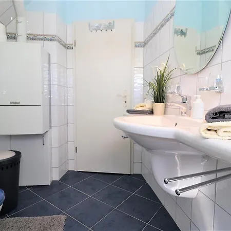 Ferienhaeuser Uns Luett Hus 別荘 オストゼーバート・ディアーハーゲン